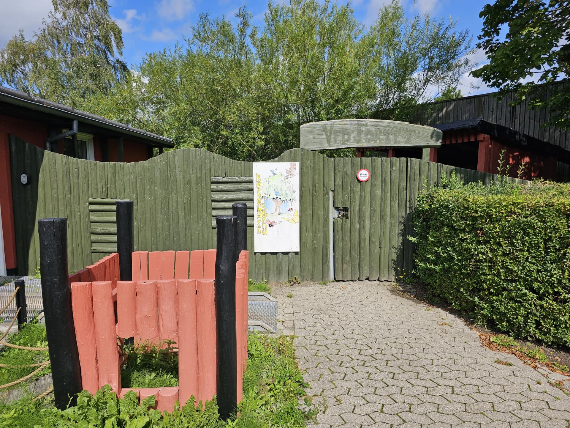 Legeområde ved indgang – efter